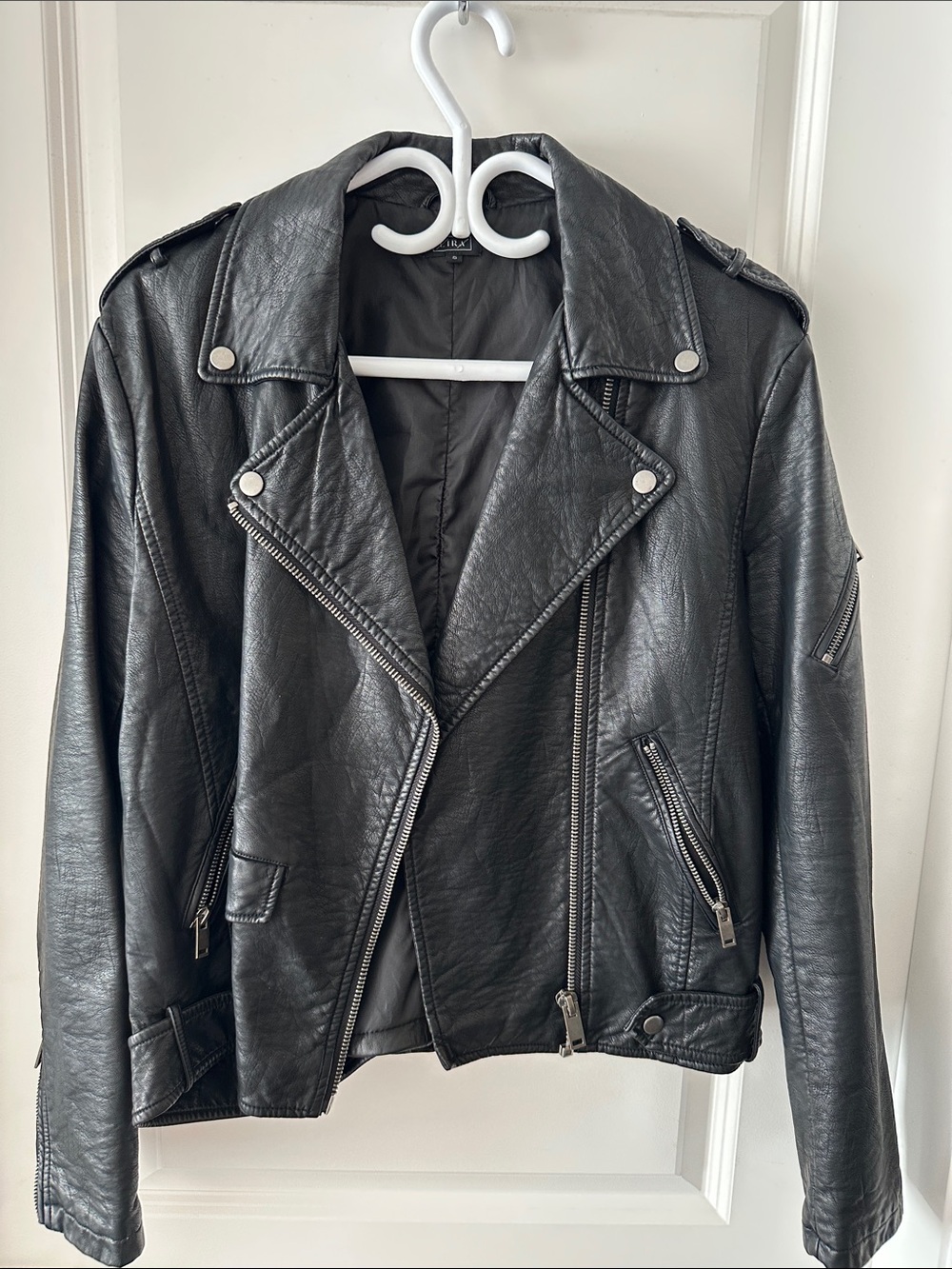 le chateau Black Faux Leather Moto Jacket with Silver Hardware - Picture 1 of 7